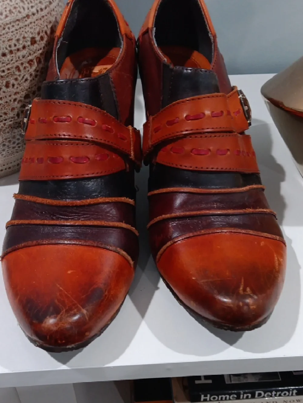 L'ATISTE Two-Tone Brown and Orange Leather Block Heel Pumps - Picture 5 of 5